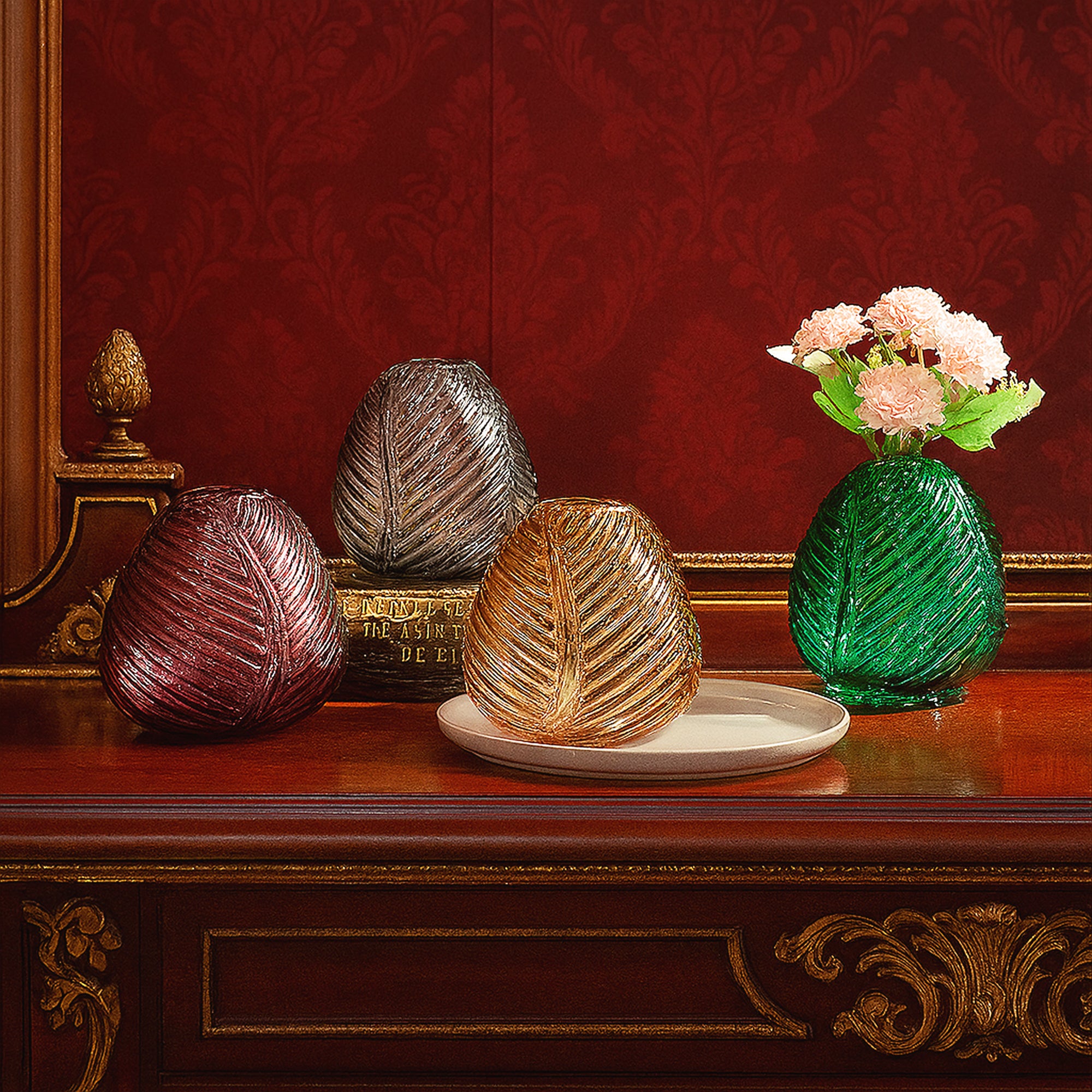 Leaf Imprint Modish Glass Vase