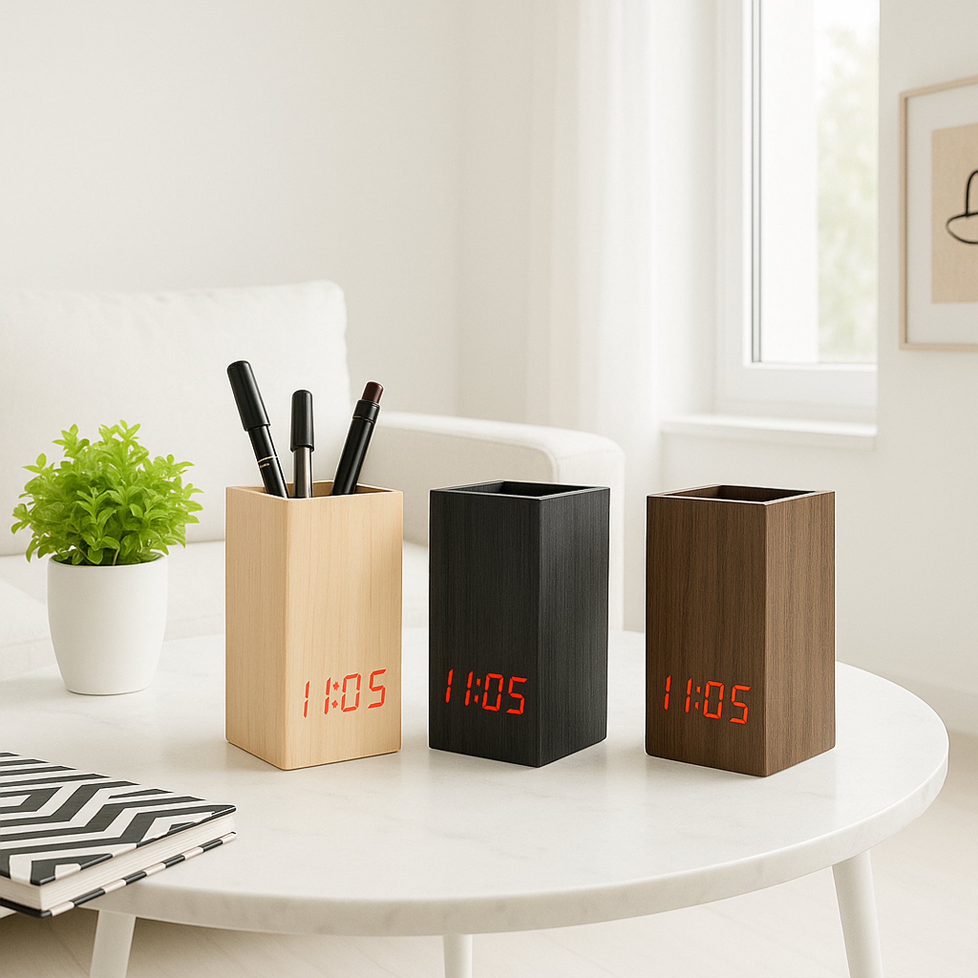 Dynamo Table Clock Cum Pen Stand