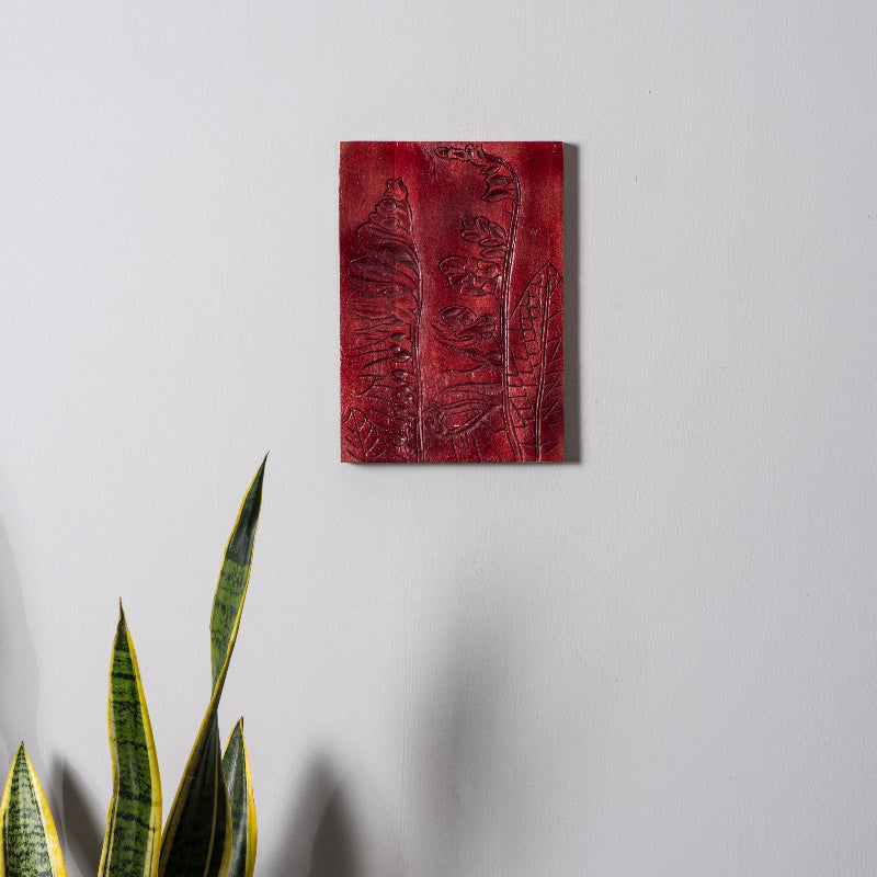 Scarlet Palm – Carved Luxury Wall Plate