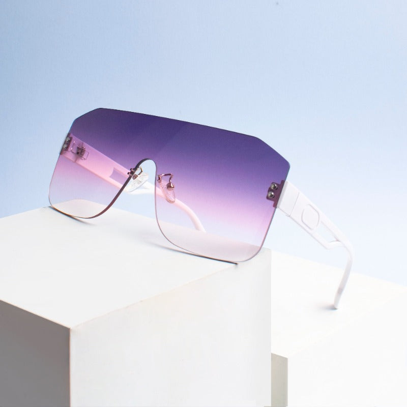 Astra Quirk Sunglass