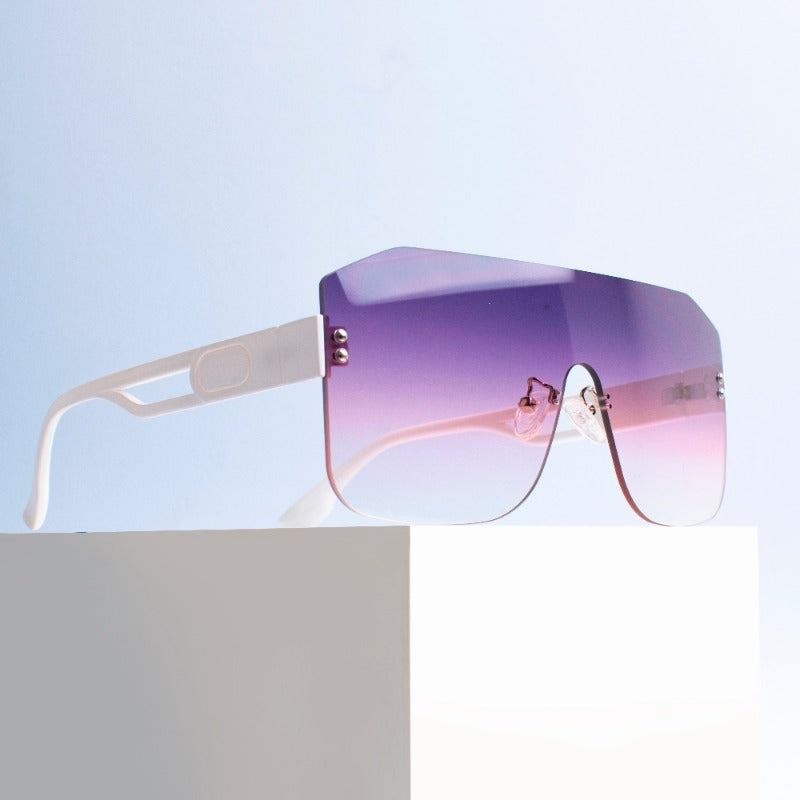 Astra Quirk Sunglass