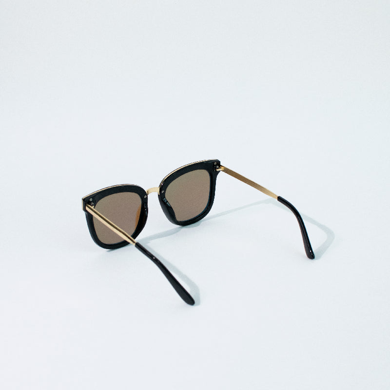 Slay It Aqua Tones Mirror Sunglass Eyewear ERL