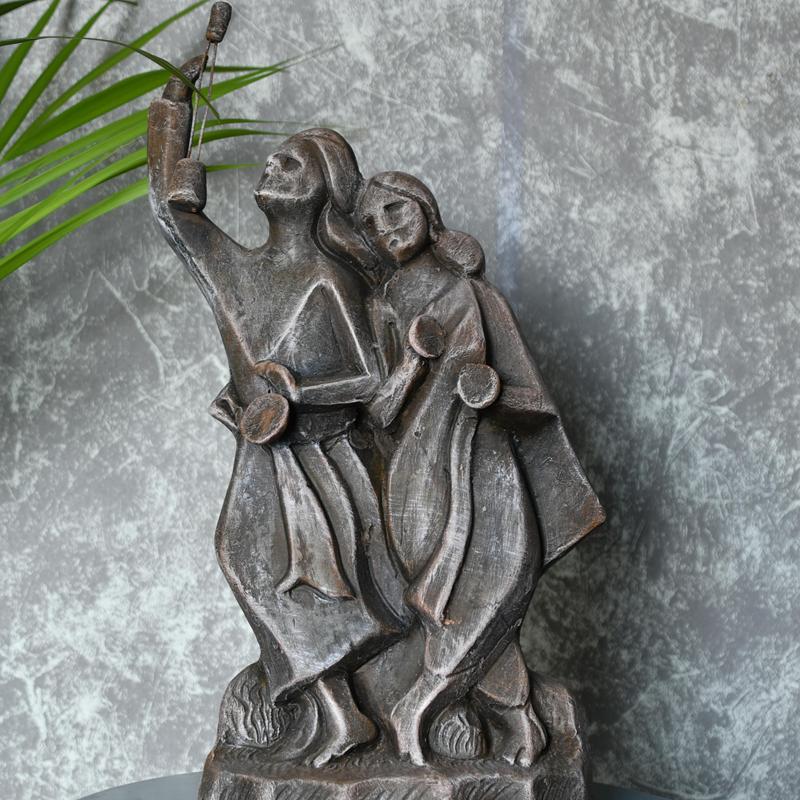 Sowpeace Premium Large Terracotta Minstrel Couple Tabletop Decor