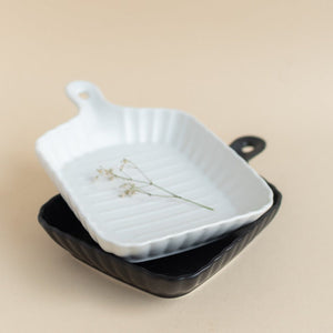 Crinkle Grill Baking Tray with Handle Serving Plates June Trading