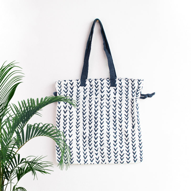 Traditional Print Shoulder Bag Shoulder Bag June Trading