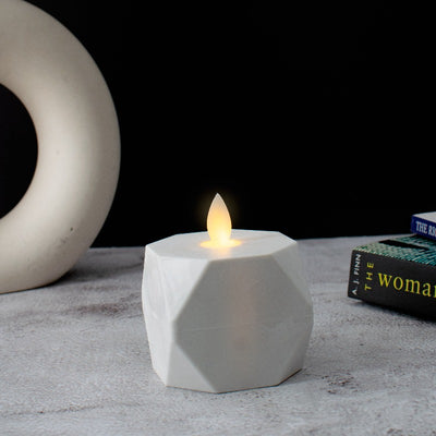 Relaxing Radiance Flameless LED Candle (Battery-Operated)