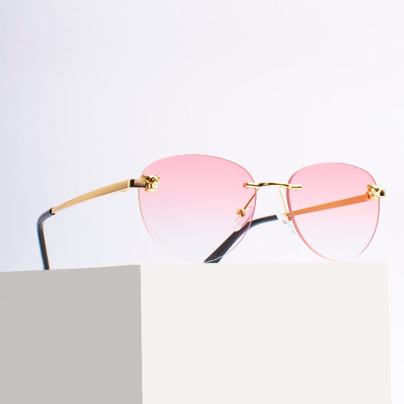 Playful Glare Sunglass