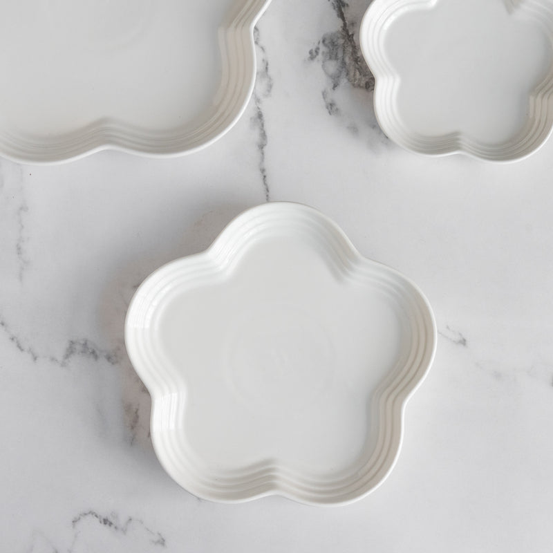 Pretty Flower Shaped Plate Dinner Plates June Trading Medium White 