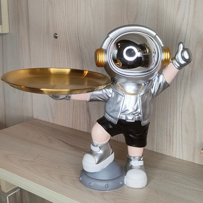 Astronaut Serve Showpiece