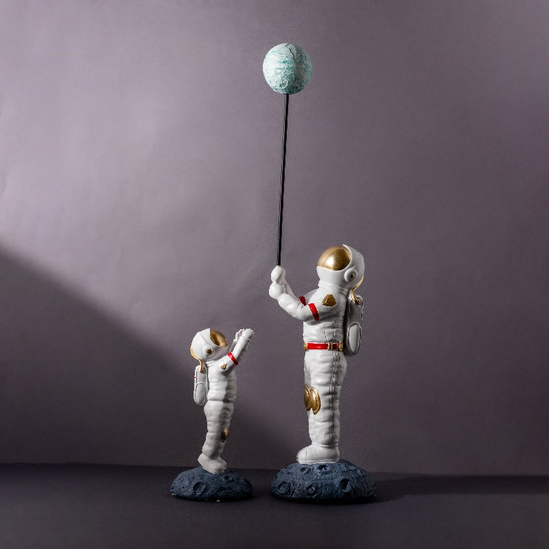 Selenophile Duo Figurine