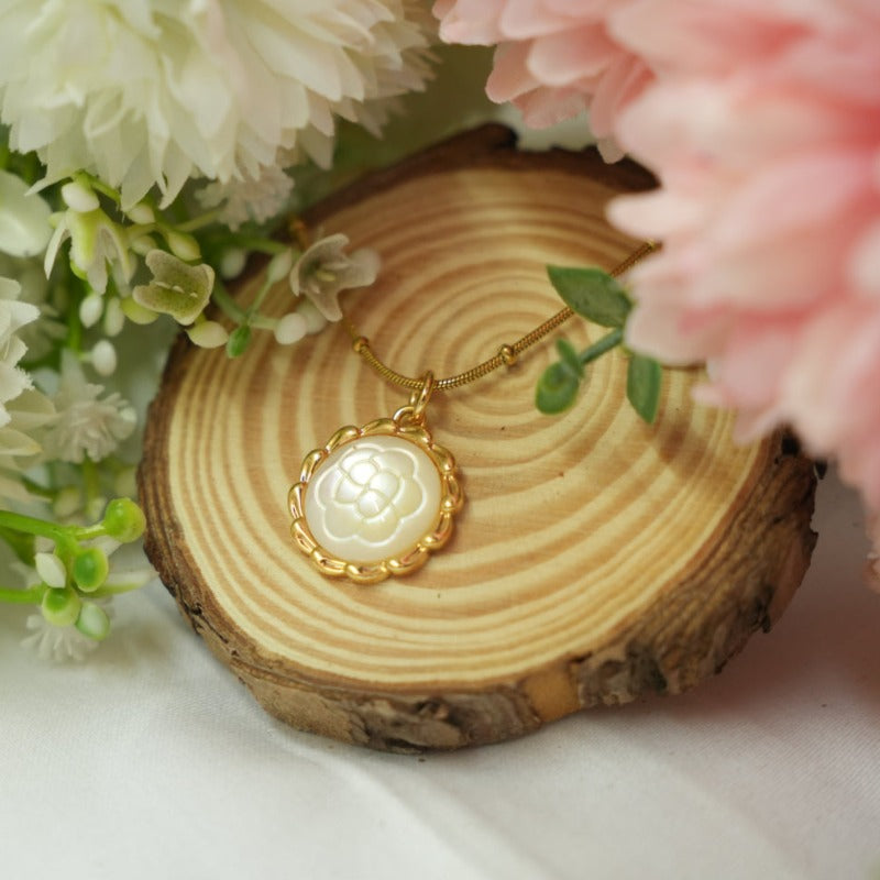 Timeless Elegance Necklace - White Flower Stone