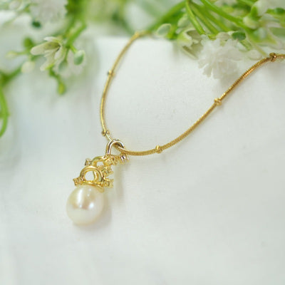 Timeless Elegance Necklace - White Pearl